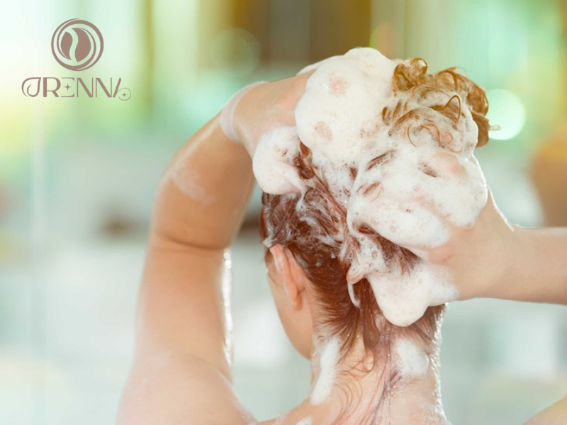 Nên gội đầu với tần suất bao nhiêu 1 tuần?